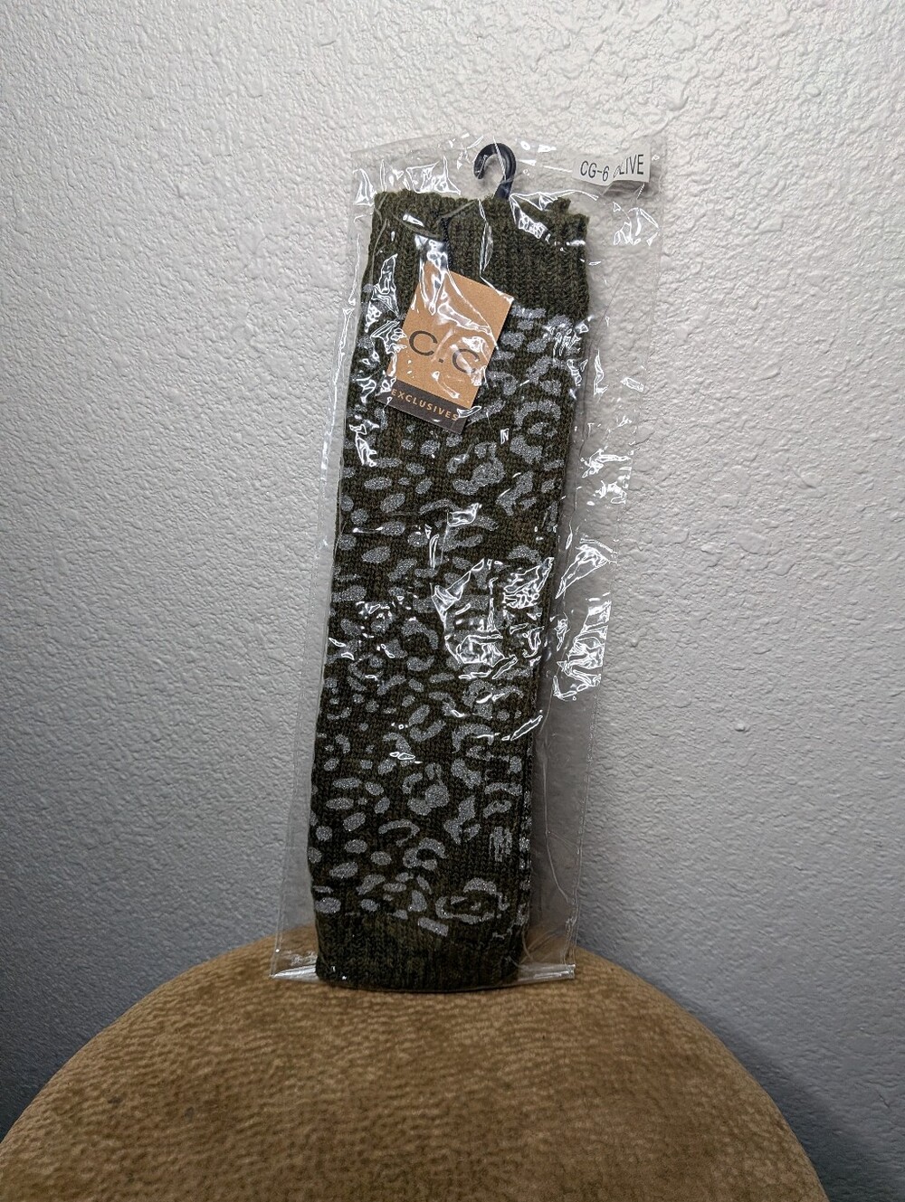 New C.C Exclusives Women Green Sparkle Ribbed Leopard Print Leg Warmers One Size